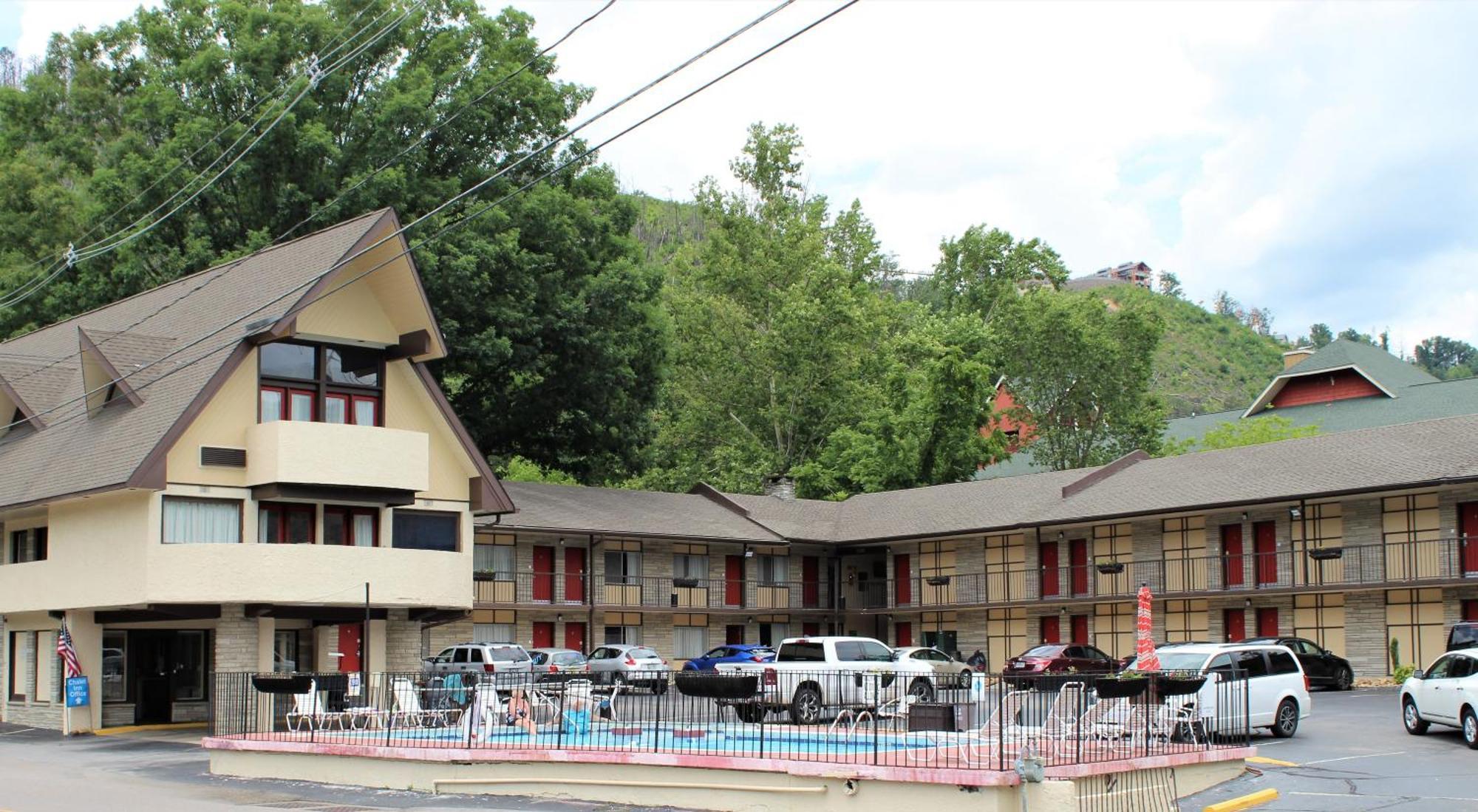 Chalet Inn Gatlinburg Exterior photo