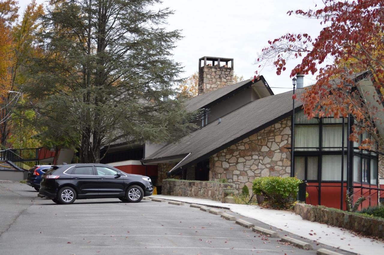 Chalet Inn Gatlinburg Exterior photo