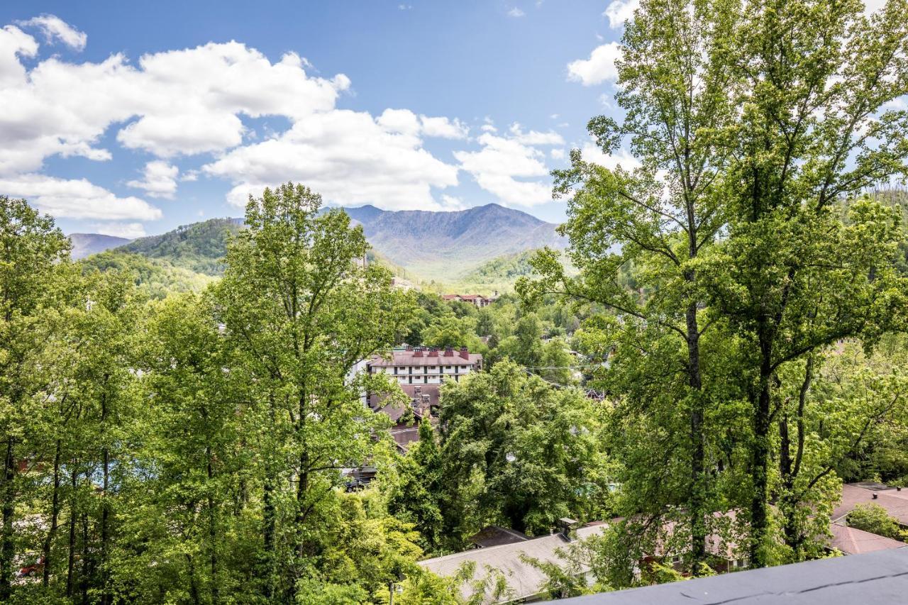 Chalet Inn Gatlinburg Exterior photo